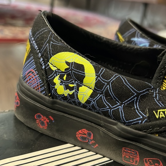 Disney Oogie Boogie classic slip on Vans - Picture 2 of 7